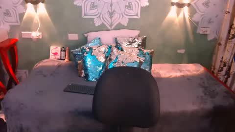 Emili roux online show from February 9, 2:29 pm