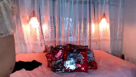 Emili roux online show from February 28, 5:15 pm