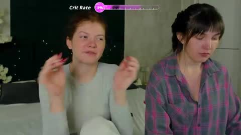 Snapshot of emilia_cross chatting on June 16, 1:19 am Emilia online show from June 16, 1:19 am