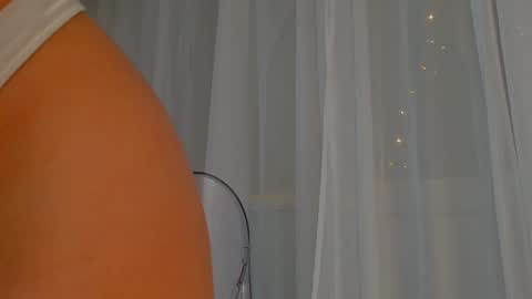 Snapshot of emilia_dream chatting on January 24, 6:35 pm emilia_dream online show from January 24, 6:35 pm