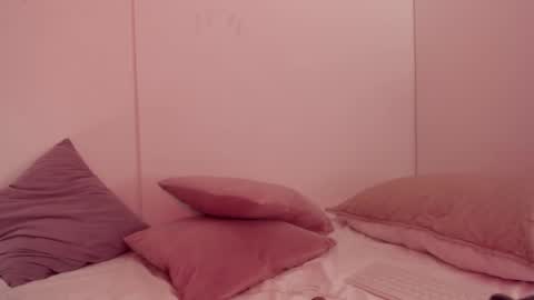 Snapshot of emilia_ghendle chatting on December 28, 5:35 pm Emilia Big Boobs online show from December 28, 5:35 pm