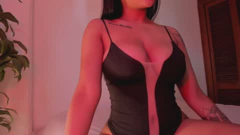 Snapshot of emilia_ghendle chatting on February 24, 2:37 pm Emilia Big Boobs online show from February 24, 2:37 pm