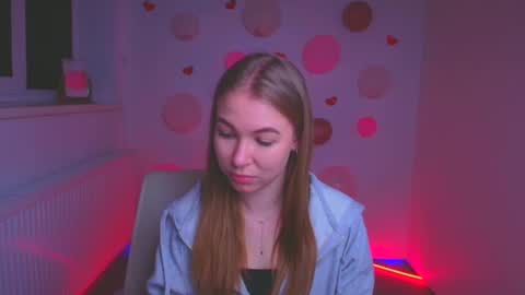 Emilia online show from March 4, 9:07 am