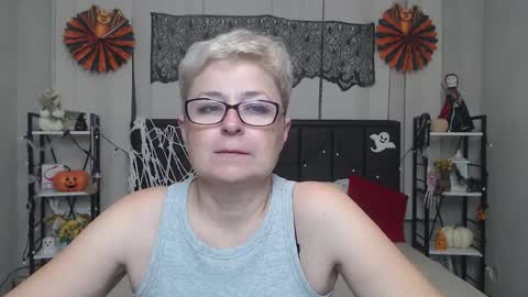 EmiliaGree online show from October 25, 5:15 am