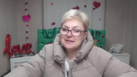 EmiliaGree online show from December 2, 6:47 pm