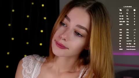 Snapshot of emiliaheather chatting on October 19, 1:06 am Tessa online show from October 19, 1:06 am