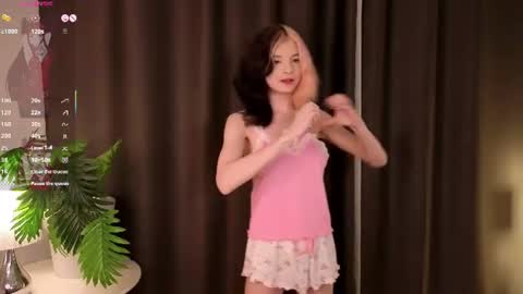 Felicia online show from July 9, 3:49 pm