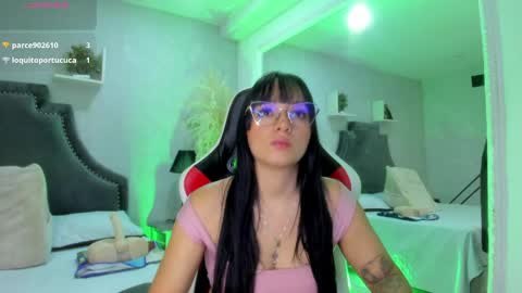 EmiliaRose online show from April 9, 11:10 pm