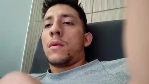 Snapshot of emiliocum_24 chatting on December 3, 9:23 pm EMILIOCUM online show from December 3, 9:23 pm
