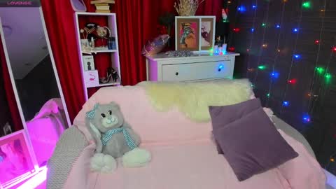 Snapshot of emiliyaqueen chatting on January 14, 1:15 am Emiliya online show from January 14, 1:15 am