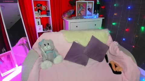 Snapshot of emiliyaqueen chatting on January 14, 4:25 am Emiliya online show from January 14, 4:25 am