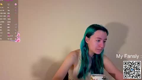 Snapshot of emilly_20 chatting on June 14, 9:39 pm Emily online show from June 14, 9:39 pm