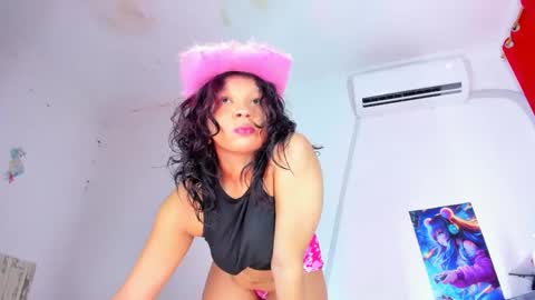 Snapshot of emilly_coper18 chatting on March 8, 6:05 pm emily online show from March 8, 6:05 pm