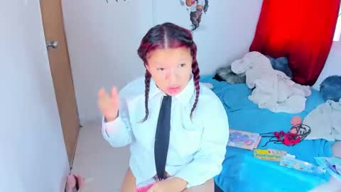 Snapshot of emilly_coper18 chatting on October 3, 1:19 pm emily online show from October 3, 1:19 pm