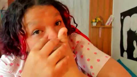Snapshot of emilly_coper18 chatting on June 6, 3:06 pm emily online show from June 6, 3:06 pm