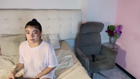 Emilly online show from June 27, 3:22 am