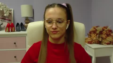 Emilly online show from December 3, 10:50 am