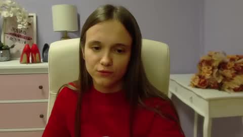 Emilly online show from December 7, 11:40 am