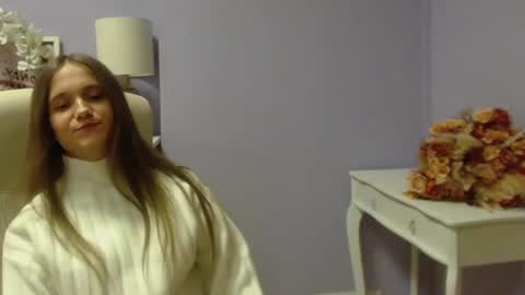 Emilly online show from December 11, 1:49 pm