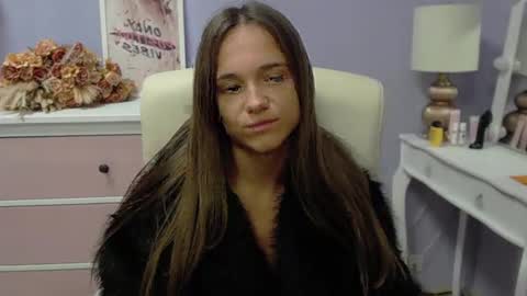 Snapshot of emilly_lust99 chatting on November 6, 7:42 am Emilly online show from November 6, 7:42 am