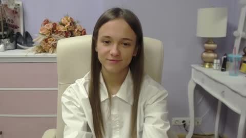 Snapshot of emilly_lust99 chatting on November 20, 7:41 am Emilly online show from November 20, 7:41 am