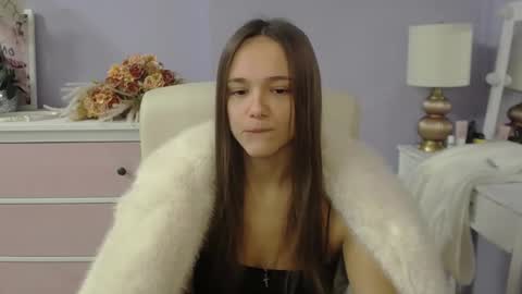 Snapshot of emilly_lust99 chatting on December 16, 7:46 am Emilly online show from December 16, 7:46 am