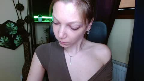 Emilly online show from April 7, 6:03 am