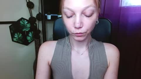 Emilly online show from April 22, 2:18 pm