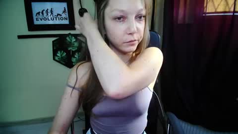 Emilly online show from June 25, 6:18 am
