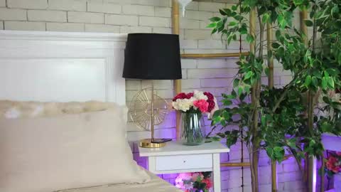 Snapshot of emillybronte chatting on May 1, 7:18 pm EMMA online show from May 1, 7:18 pm