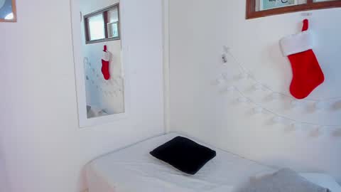 .  . online show from December 6, 4:36 am