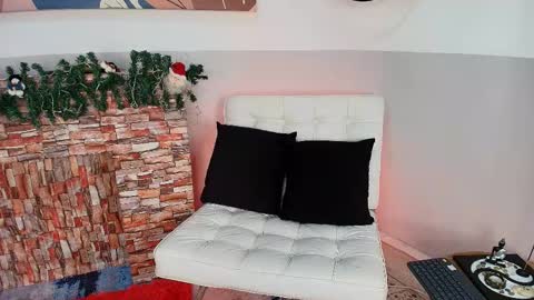 .  . online show from November 24, 9:03 pm