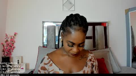 Snapshot of emillyroaa chatting on June 18, 7:07 pm Emilly Roa online show from June 18, 7:07 pm