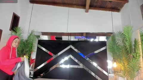 Emily  online show from November 29, 10:51 am