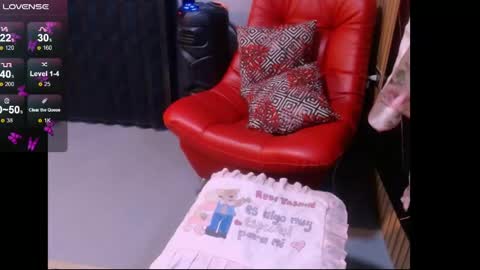 Snapshot of emily1_rosse chatting on May 15, 8:27 pm Rosse online show from May 15, 8:27 pm
