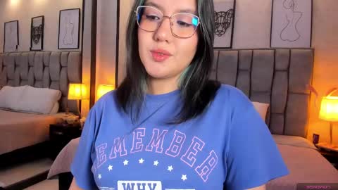 Emily online show from December 19, 7:07 am