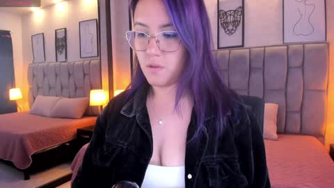 Emily online show from January 28, 7:11 am