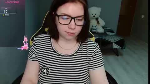 Snapshot of emily_amorre chatting on October 6, 1:14 am Emily 3 online show from October 6, 1:14 am