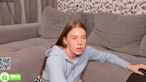 Emily end Darren online show from January 22, 8:17 pm