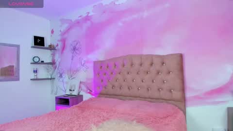 Emily Carter online show from December 3, 4:36 am