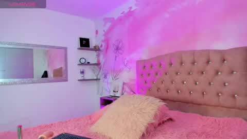 Emily Carter online show from December 3, 7:43 am