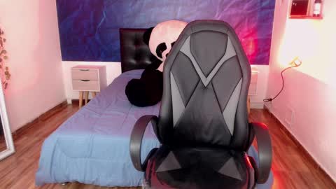 Emily Carter online show from December 27, 7:08 am