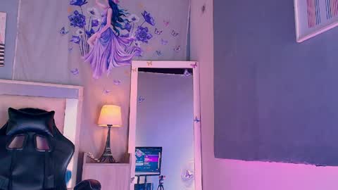 emily_castillo1_ online show from June 5, 7:03 am