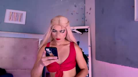 Snapshot of emily_castillo1_ chatting on July 12, 5:42 am emily_castillo1_ online show from July 12, 5:42 am