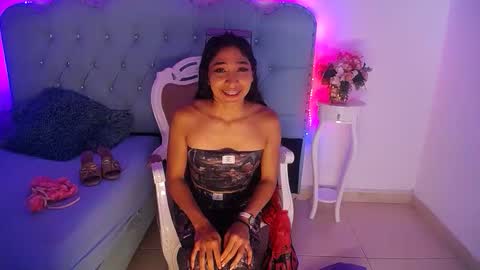 Snapshot of emily_cavendish chatting on May 26, 1:29 pm emily_cavendish online show from May 26, 1:29 pm