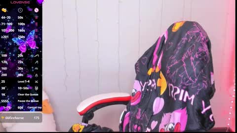 emily_cline online show from October 31, 8:15 am