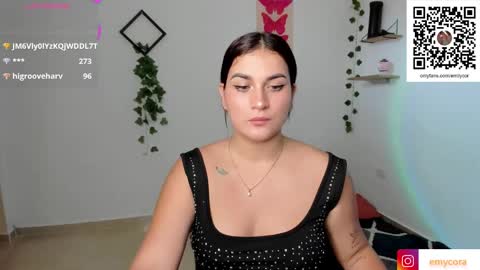 Snapshot of emily_coraline chatting on December 2, 8:11 pm Emily online show from December 2, 8:11 pm