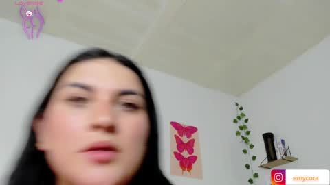 Snapshot of emily_coraline chatting on January 25, 1:21 am Emily online show from January 25, 1:21 am