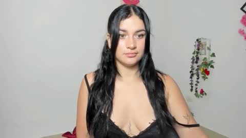 Snapshot of emily_coraline chatting on October 13, 2:06 pm Emily online show from October 13, 2:06 pm