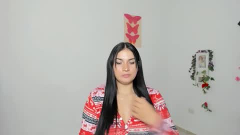 Snapshot of emily_coraline chatting on December 15, 2:43 pm Emily online show from December 15, 2:43 pm